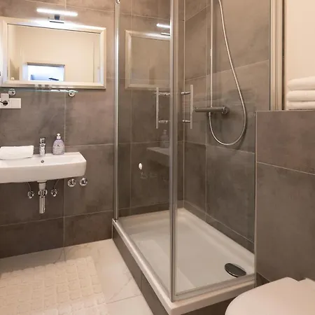 Hotel Burgblick 3*