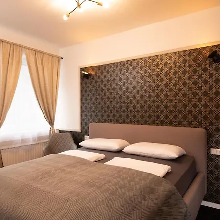 Hotell Burgblick 3*