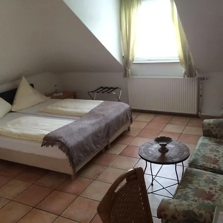 Burgblick Hotell 3*