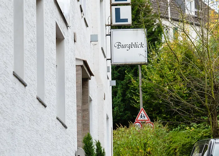 Hotel Burgblick 3*